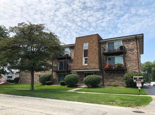 9850 Nottingham Ave APT 201, Chicago Ridge, IL 60415
