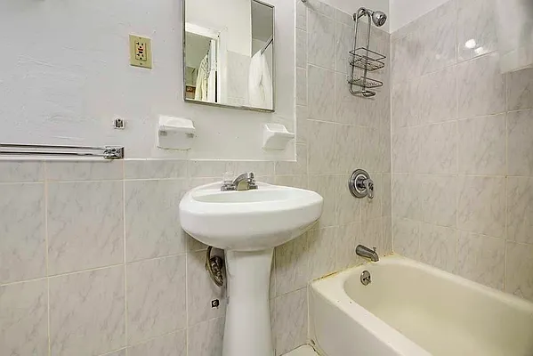 Rented by REAL New York | media 18