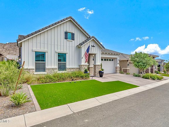 5th image of 21358 W HILLCREST Boulevard