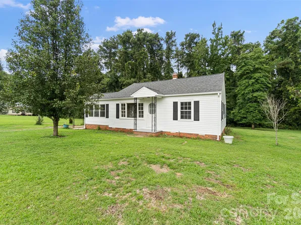 842 Moores Lake Rd, Wadesboro, NC 28170