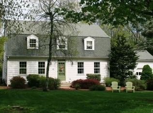 408 Mountain Laurel Rd, Fairfield, CT 06824