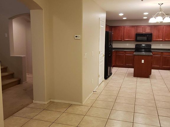5th image of 43938 W Lindgren Dr