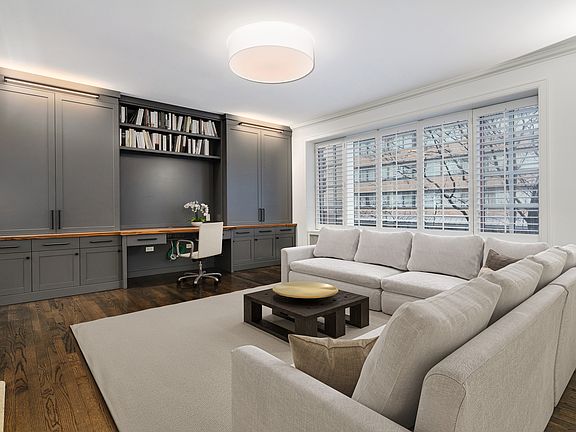 5th image of 210 E Walton Pl Unit B