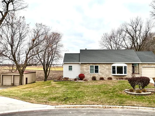 622 Woodcrest Ave, Worthington, MN 56187