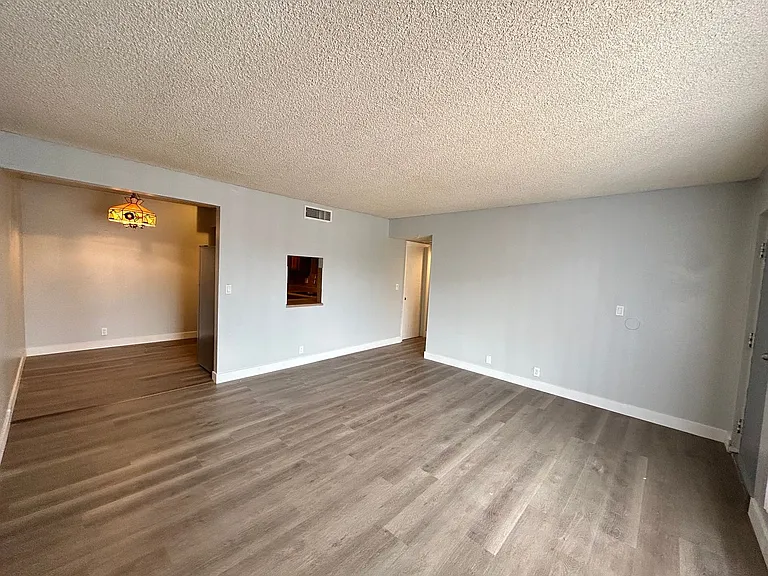 575 S Royal Crest Cir #8 — Photo 2