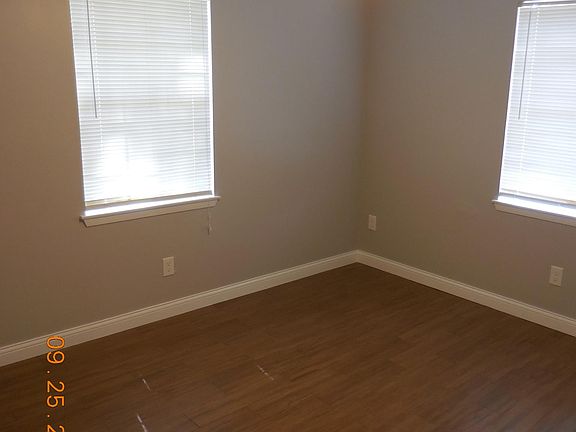 3rd image of 1514 Croquet Dr