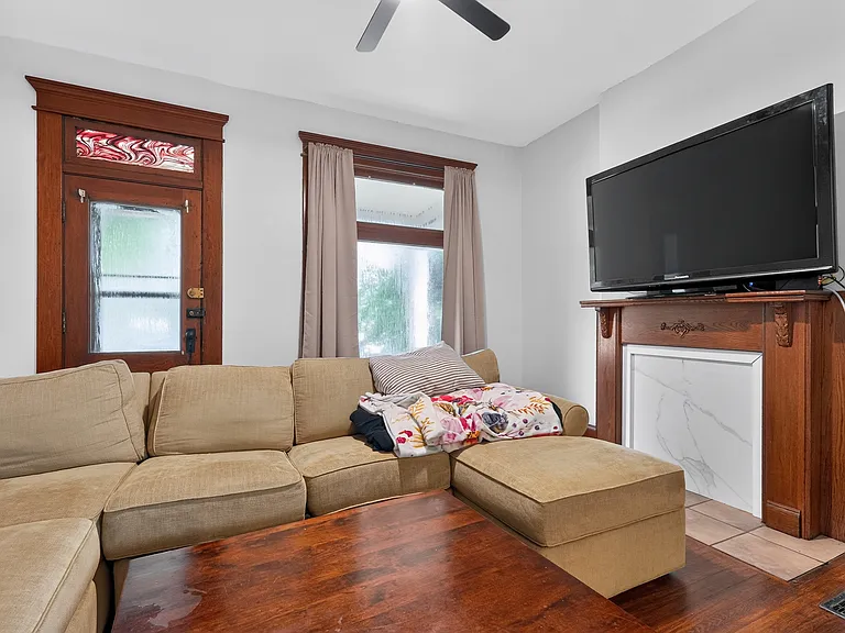 1439 S High St — Photo 7