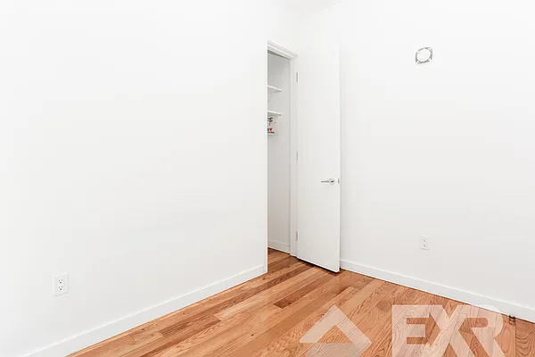 Rented by EXR | media 13