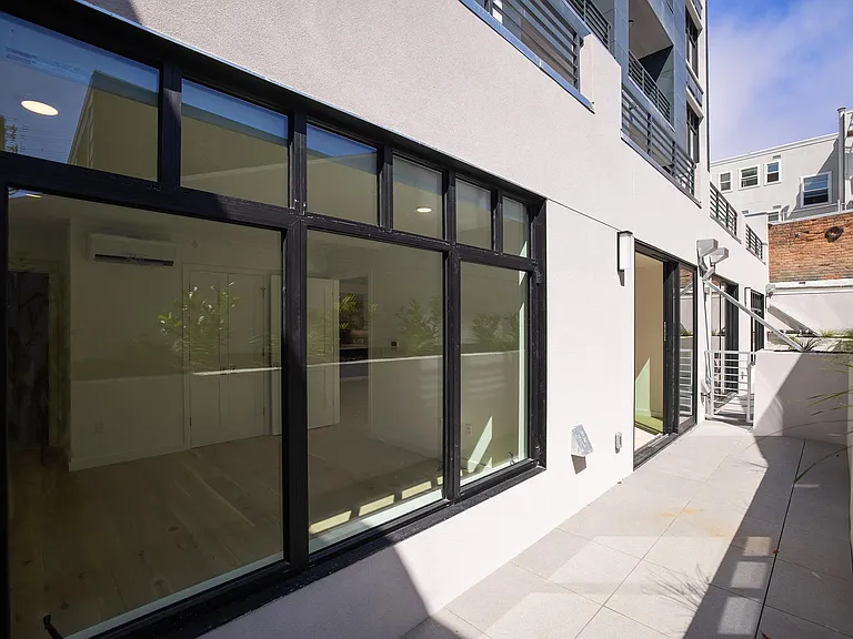 1335 Larkin St #203 — Photo 12