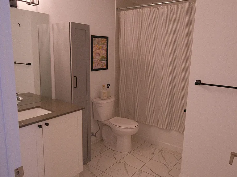 50 Lakebreeze Dr #421 — Photo 11