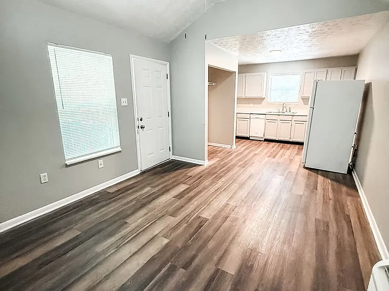 5228 McIntyre Rd — Photo 3