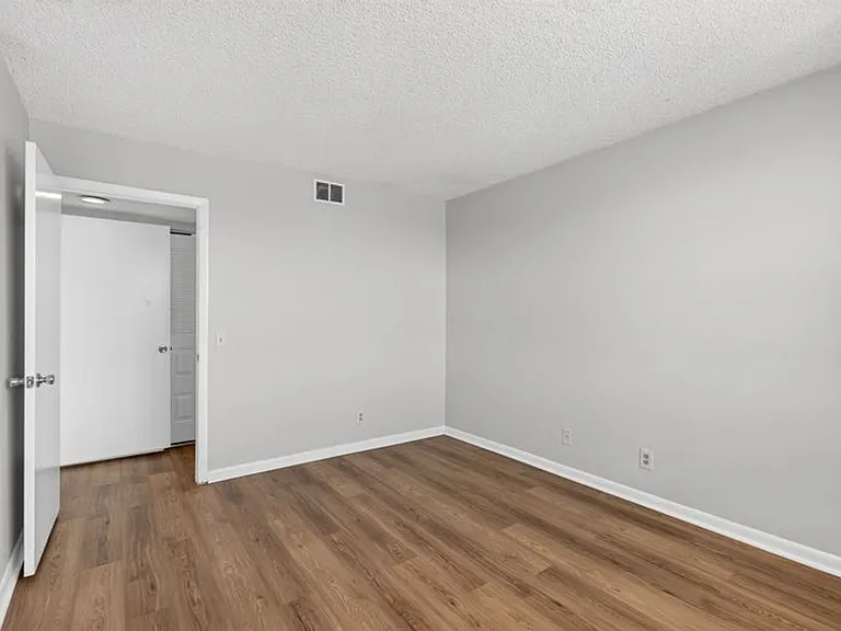 760 Executive Center Dr #32-12-32 — Photo 12
