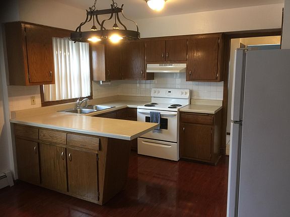 2nd image of 1805 Memorial Dr #2