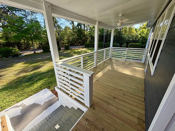 Porch with ceiling fan