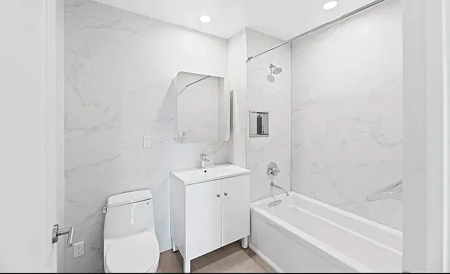 Rented by REAL New York | media 76