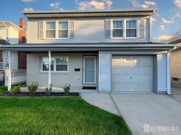 45 Pine St, Keyport, NJ 07735