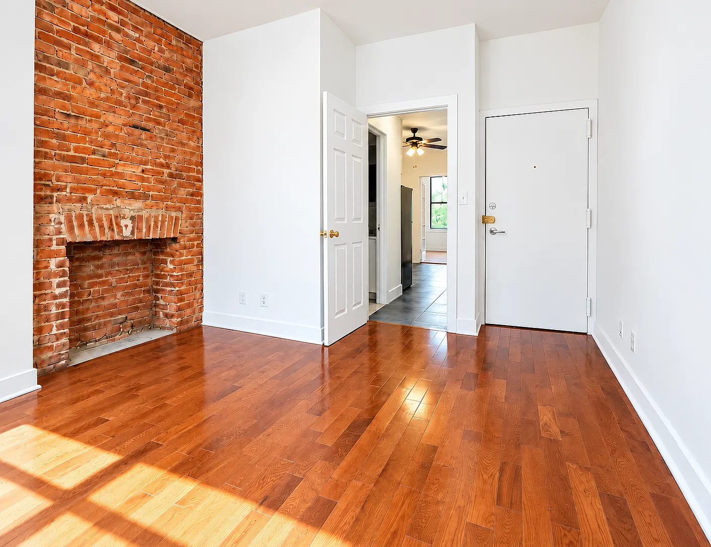 294 Harman St — Photo 3