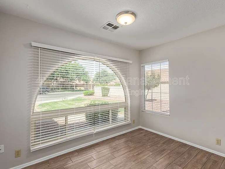 2381 W Redwood Dr — Photo 11