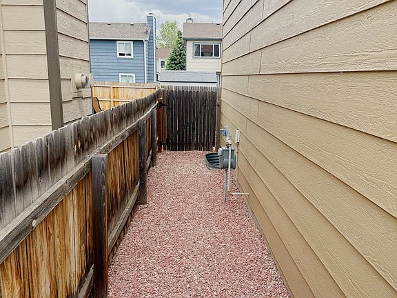 3rd image of 8061 Scarborough Dr