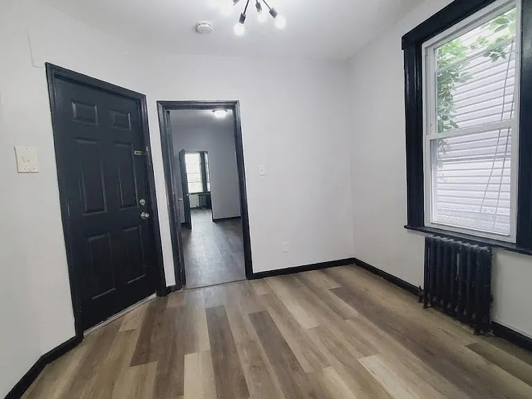 144 Clendenny Ave #1L — Photo 2