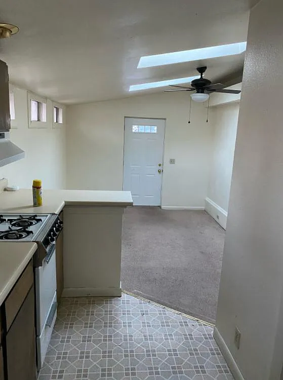 1 bed, 400 sqft, $1,000 — Photo 3