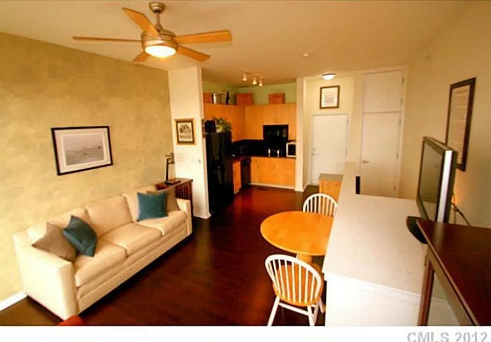 1 bed, 780 sqft, $1,550 — Photo 3