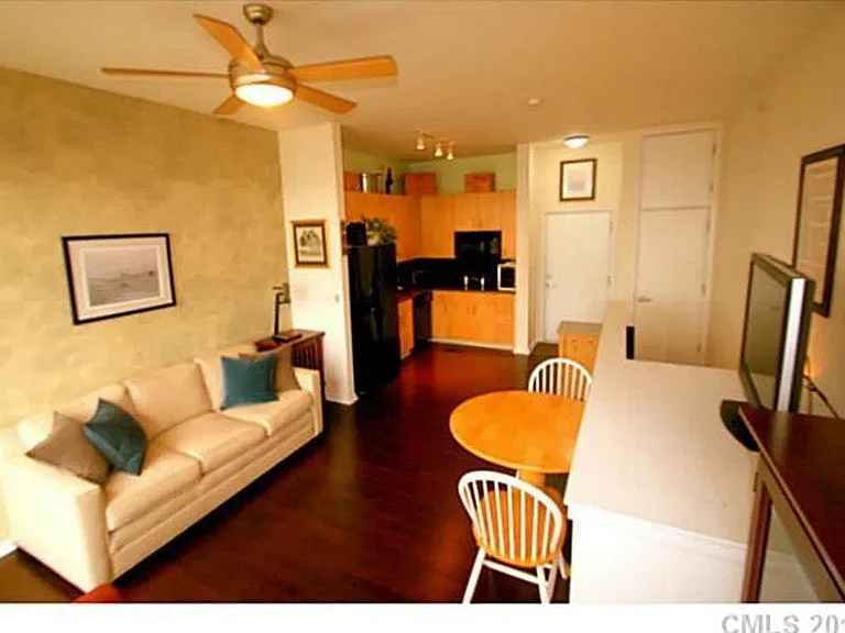 2125 Southend Dr #433 — Photo 3