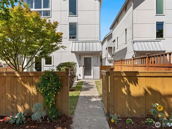 2775 59th Avenue SW, Seattle, WA 98116