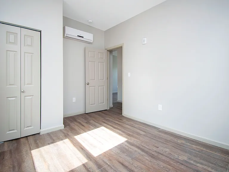 479 Farmington Ave #306 — Photo 9