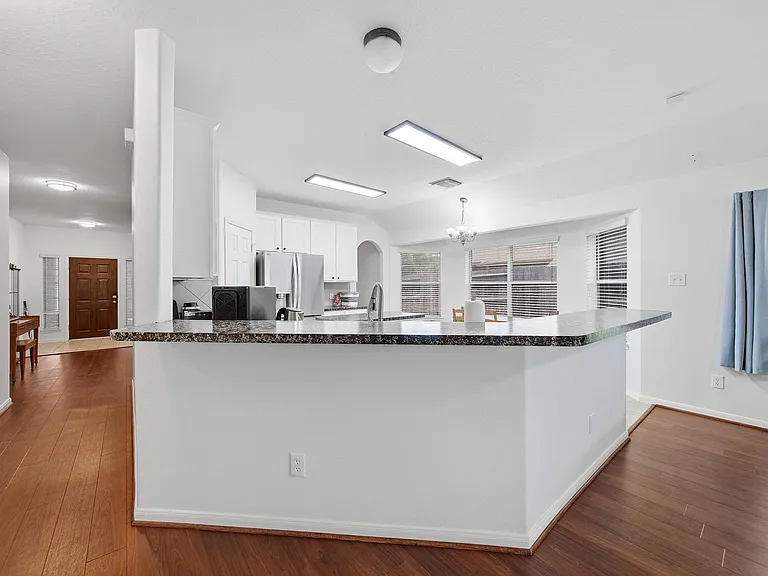 321 Preston Ln — Photo 14