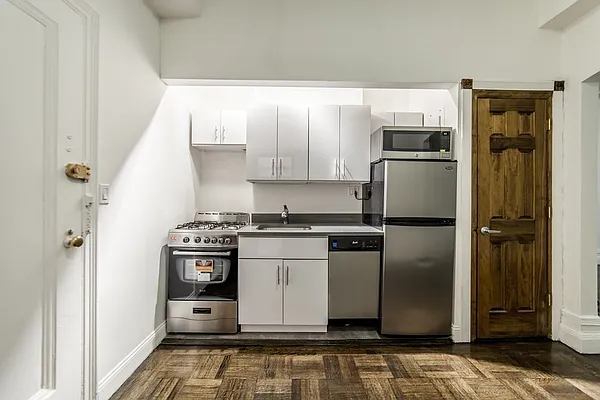 Rented by Gatsby Enterprises, LLC | media 17