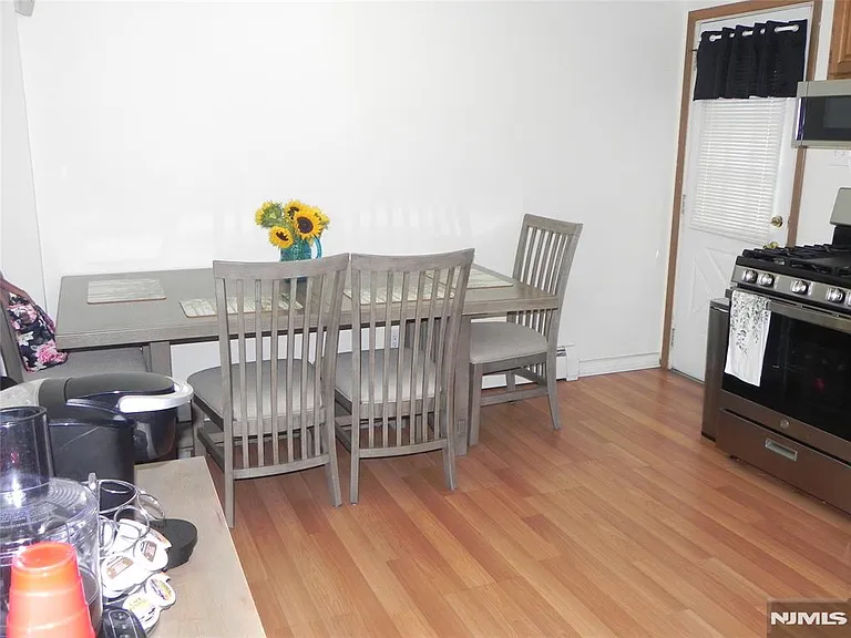 453 Liberty St #11 — Photo 1