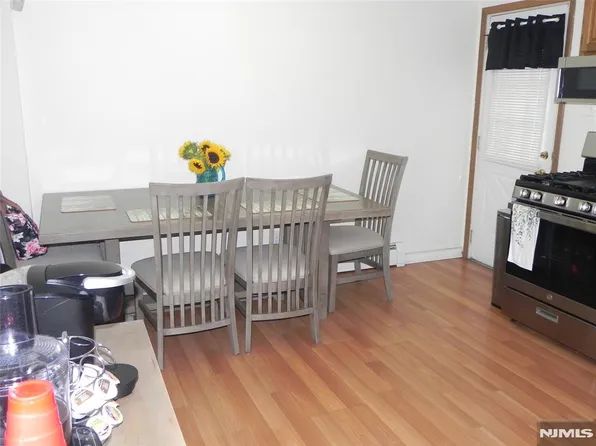 453 Liberty St APT 11, Little Ferry, NJ 07643