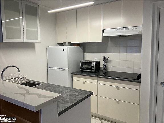 4th image of 15 Dawson Dr #21