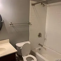 317 S Clinton St #2C — Photo 8