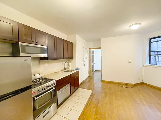 Rented by Avenues Real Estate | media 2