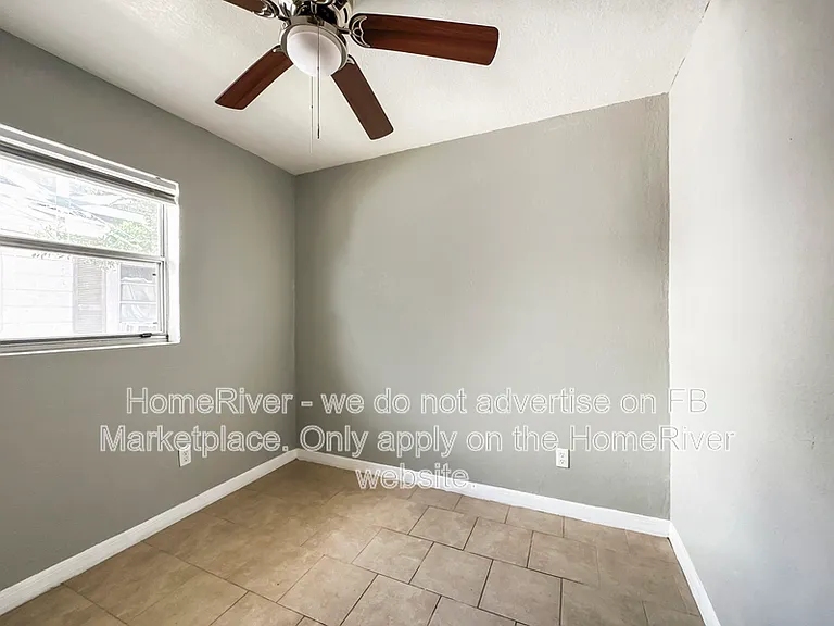 705 W 9th St — Photo 13