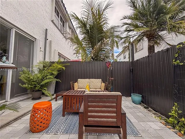 5420 NW 107th Ave #303 — Photo 31