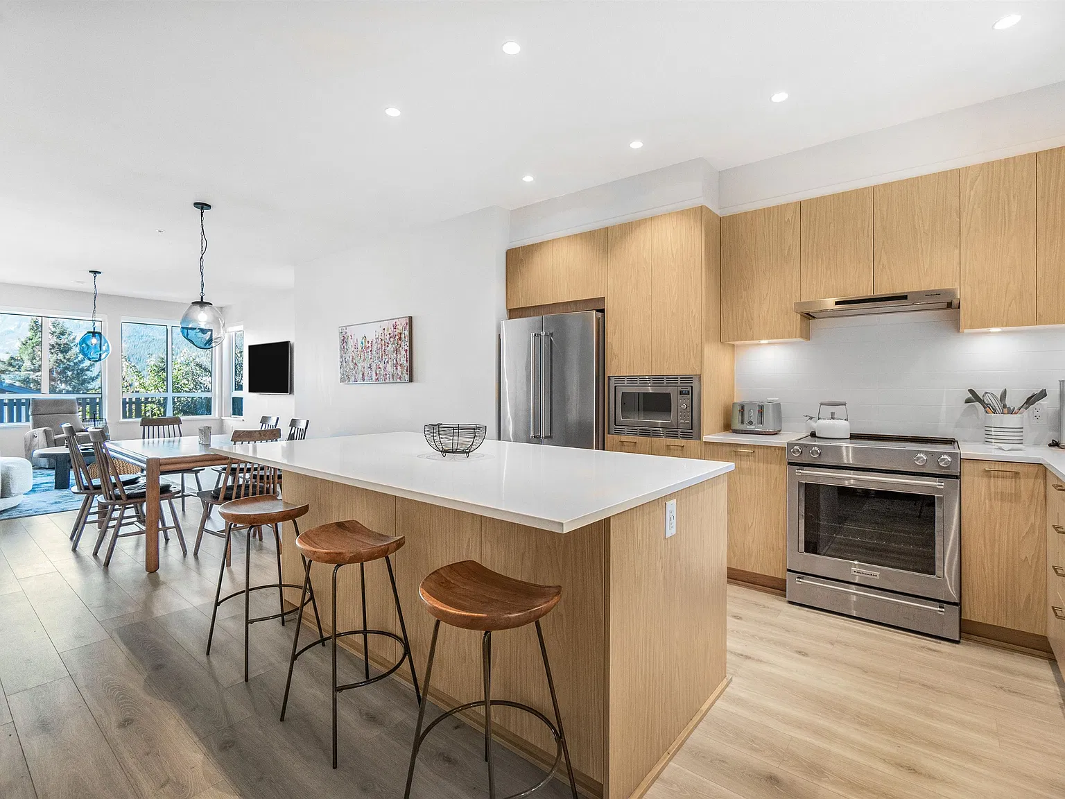 2 bed, 1200 sqft, $4,495 — Photo 2