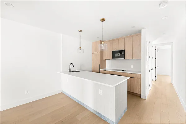 Rented by SERHANT. | media 4