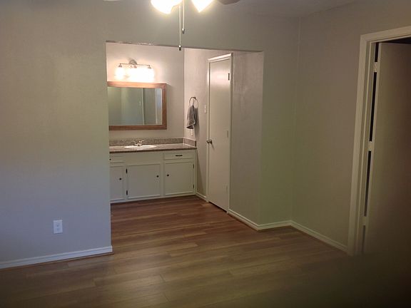 5th image of 1502 Sharon Dr