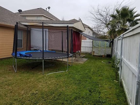 5th image of 729 Parkford Ln
