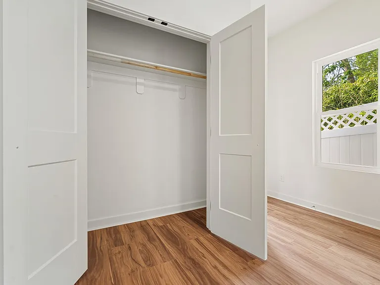 711 Gerard St #C — Photo 14
