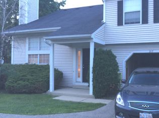 217 Teak Ln, Streamwood, IL