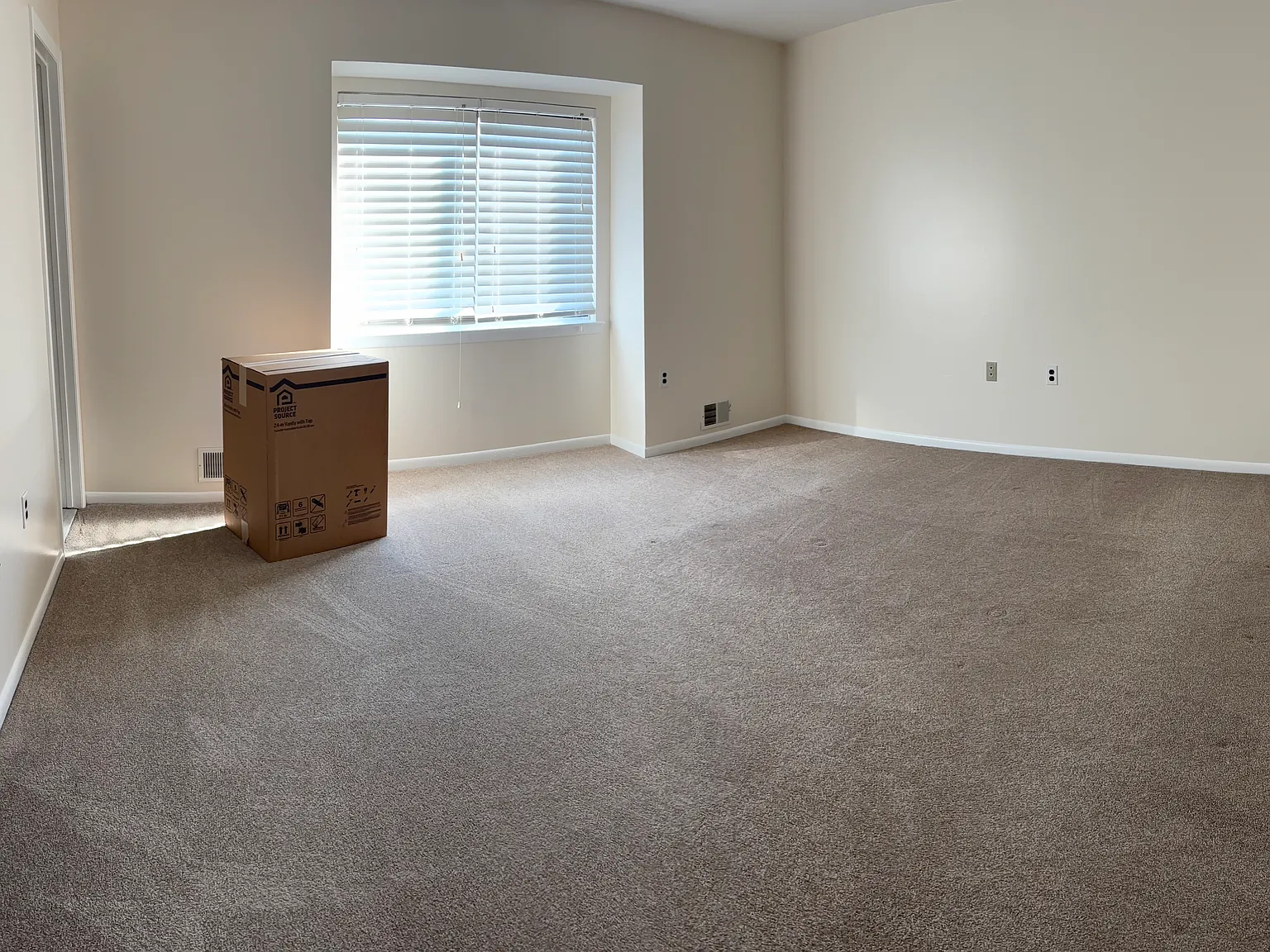 3 bed, 2.5 bath, 1600 sqft, $3,200 — Photo 3