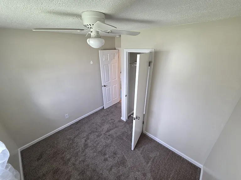 469 Woodlawn Ave — Photo 15