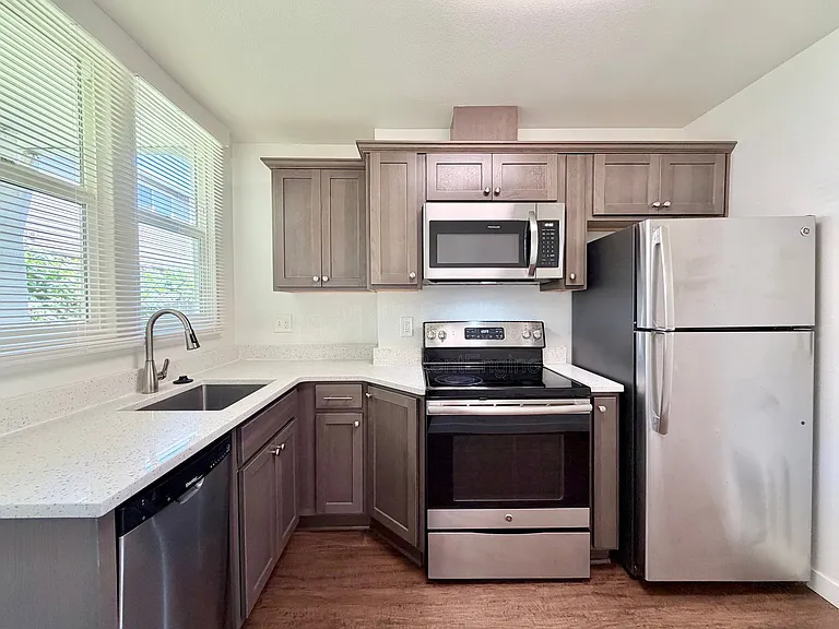 5821 SE Knapp St #4 — Photo 5