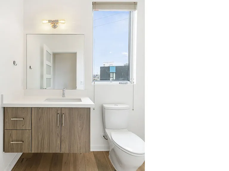 1045 Manzanita St — Photo 16