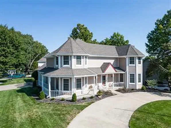 8523 Gillette St, Lenexa, KS 66215