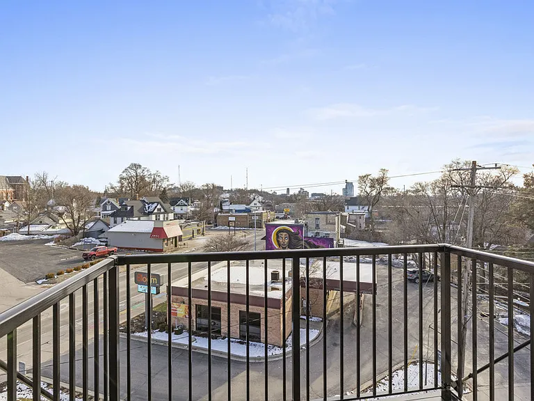 Lofts on Grove — Photo 16